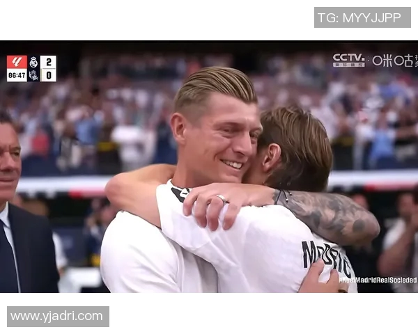 以镜头回顾莫德里奇赛场动情一幕全场掌声见证传奇泪目瞬间